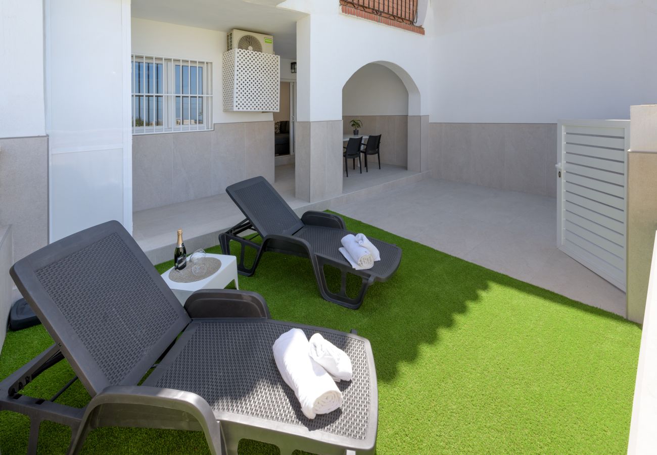 Ferienhaus in Rincón de la Victoria - WintowinRentals Haus in erster Strandlinie mit Terrasse