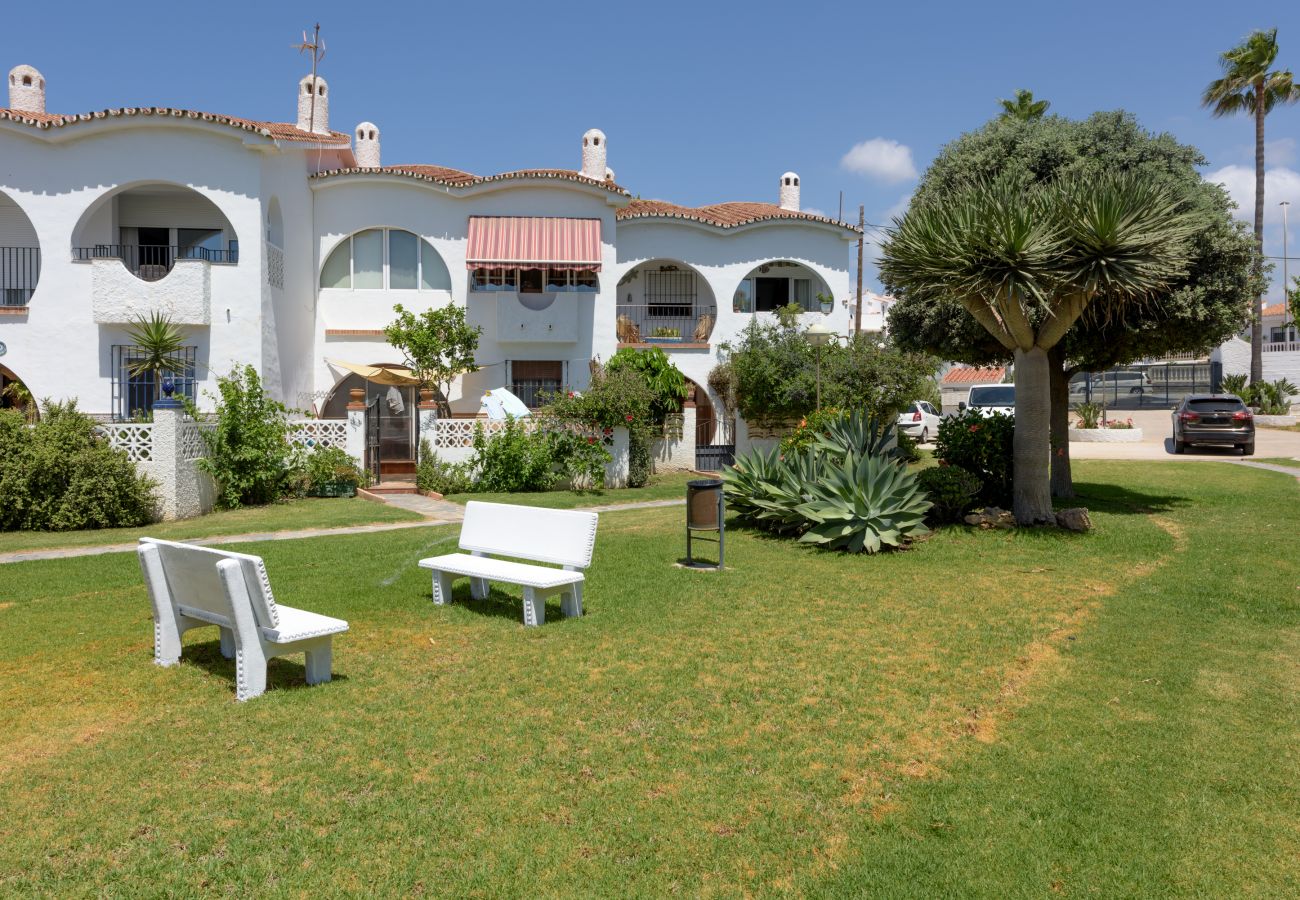 Ferienhaus in Rincón de la Victoria - WintowinRentals Haus in erster Strandlinie mit Terrasse