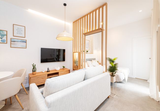 Studio in Málaga - HM0C GOLETA SUITES 0C