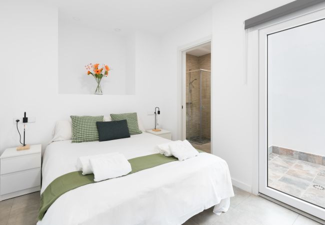 Apartment in Málaga - WintowinRentals Altamira Suites Ground Floor
