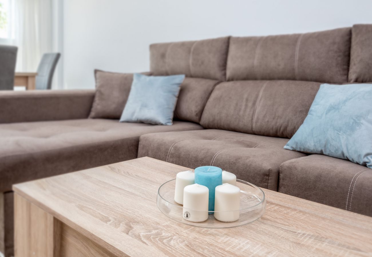 Apartment in Rincón de la Victoria - WintowinRentals Best Location, Beach, Pool & Parking.