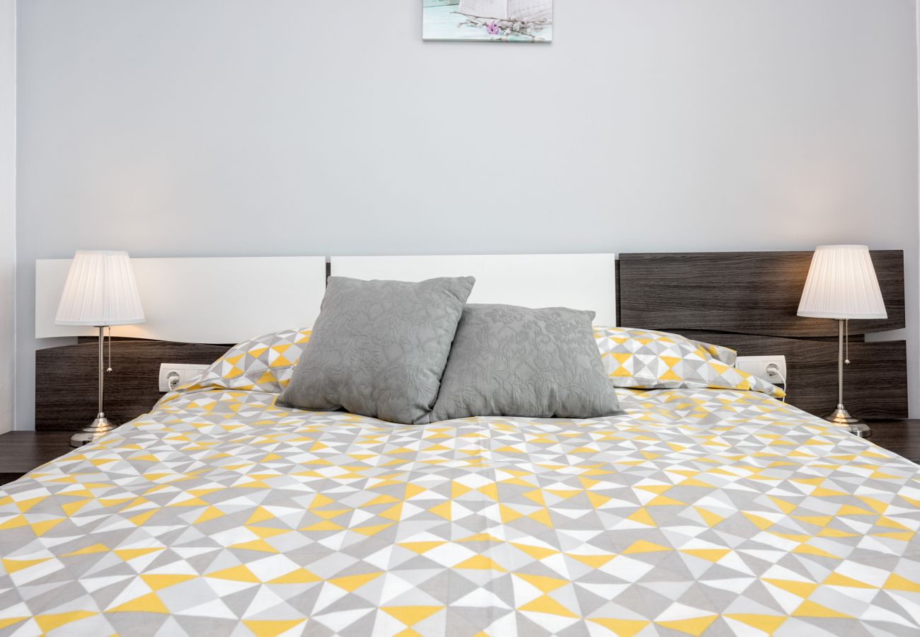 Apartment in Rincón de la Victoria - WintowinRentals Best Location, Beach, Pool & Parking.