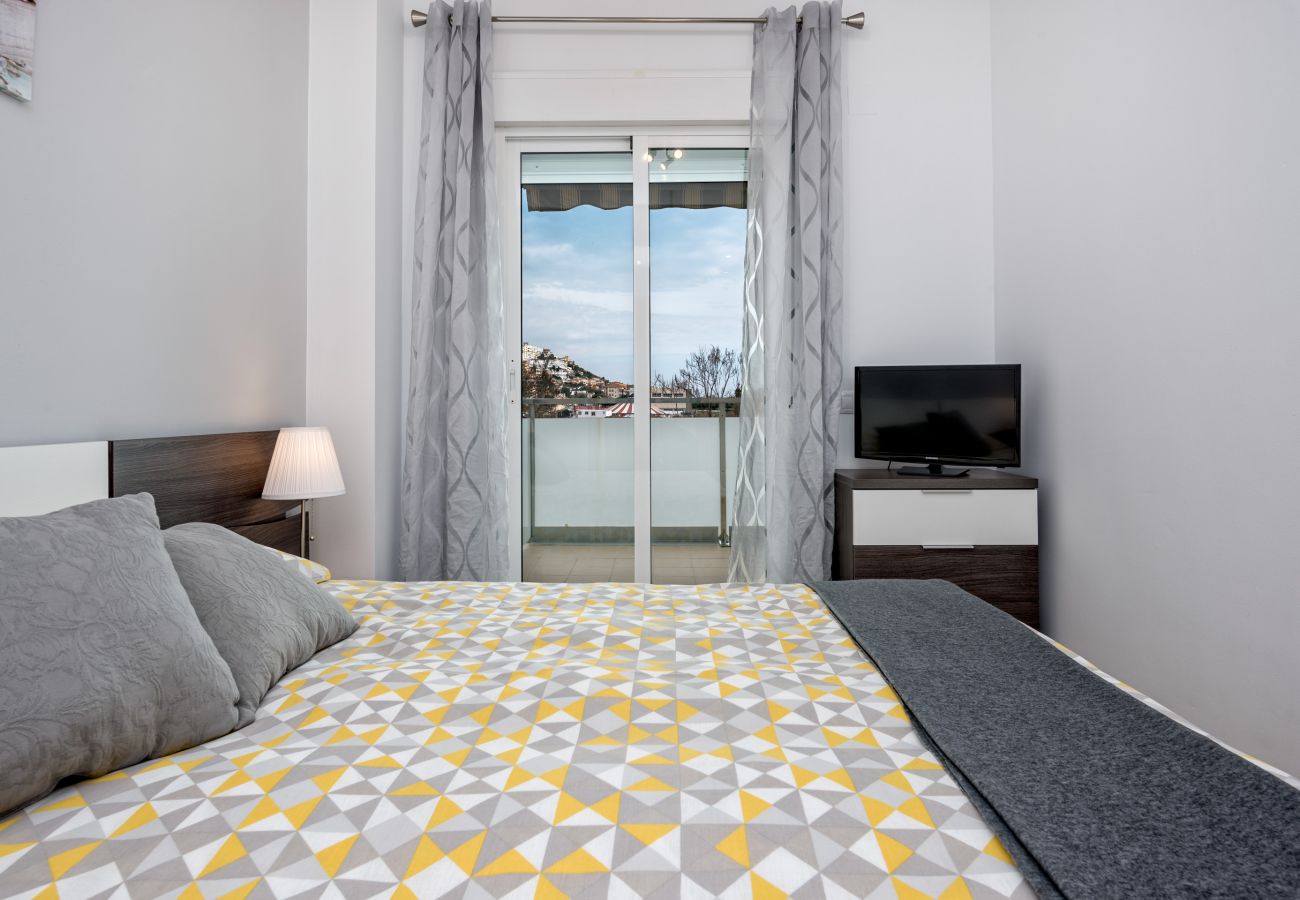 Apartment in Rincón de la Victoria - WintowinRentals Best Location, Beach, Pool & Parking.