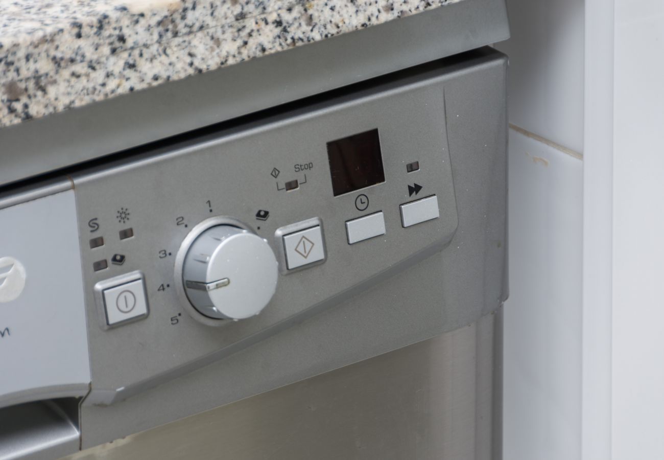 Apartment in Rincón de la Victoria - WintowinRentals Best Location, Beach, Pool & Parking.