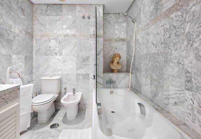 Apartment in Benalmádena - WintowinRentals Luxury and Sea View Puerto Marina. Apartment in Benalmádena - WintowinRentals Luxury and Sea View Puerto Marina.