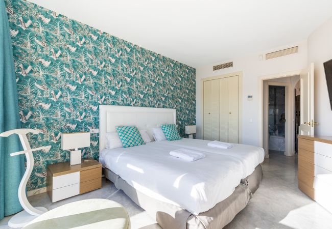 Apartment in Benalmádena - WintowinRentals Luxury and Sea View Puerto Marina. Apartment in Benalmádena - WintowinRentals Luxury and Sea View Puerto Marina.