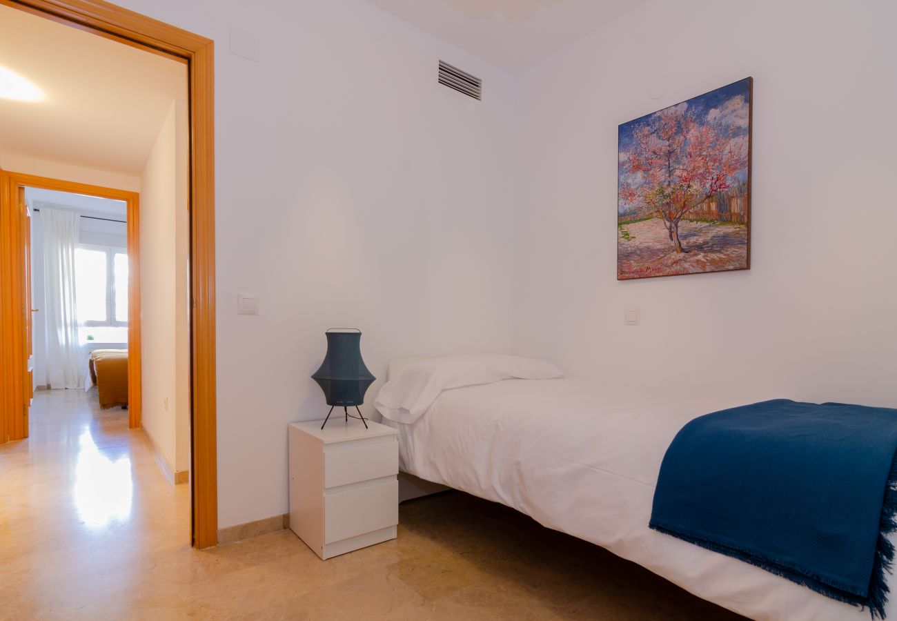 Apartment in Málaga - WintowinRentals Teatinos, Málaga, Metro & Parking.
