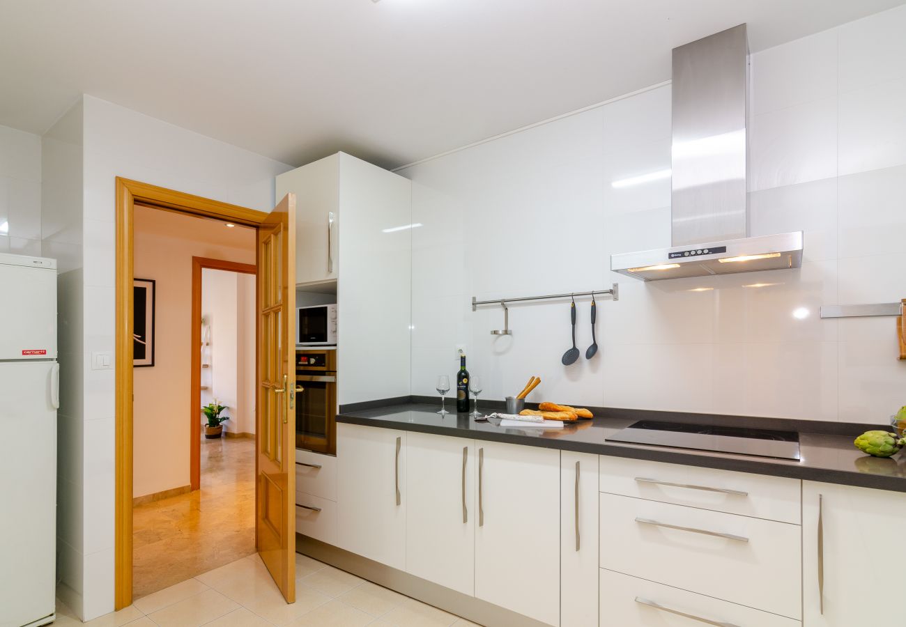 Apartment in Málaga - WintowinRentals Teatinos, Málaga, Metro & Parking.