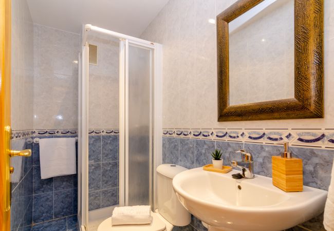 Apartment in Torre de Benagalbon - WintowinRentals Pool, Sunny side & Free Parking. Apartment in Torre de Benagalbon - WintowinRentals Pool, Sunny side & Free Parking.