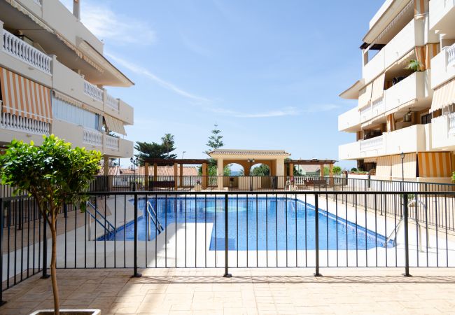 Apartment in Torre de Benagalbon - WintowinRentals Pool, Sunny side & Free Parking. Apartment in Torre de Benagalbon - WintowinRentals Pool, Sunny side & Free Parking.