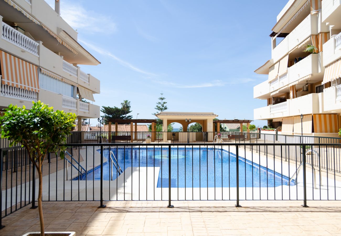 Apartment in Torre de Benagalbon - WintowinRentals Pool, Sunny side & Free Parking.
