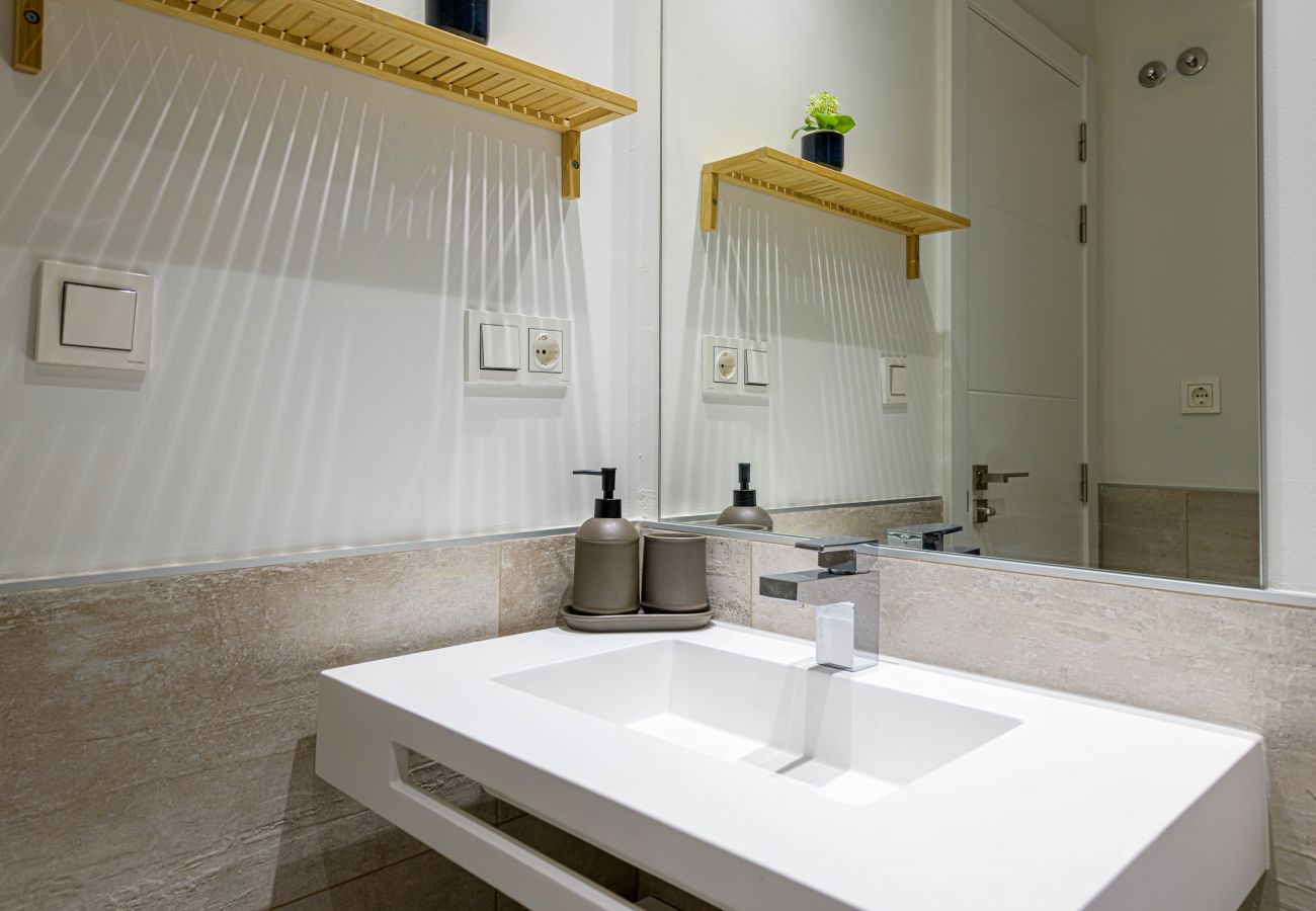 Apartment in Málaga - WintowinRentals Plaza del Teatro Historic Center of Malaga.