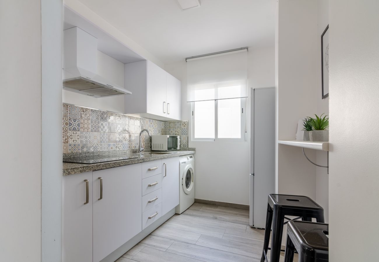 Apartment in Málaga - WintowinRentals Fabulous, WIFI and Free Parking.