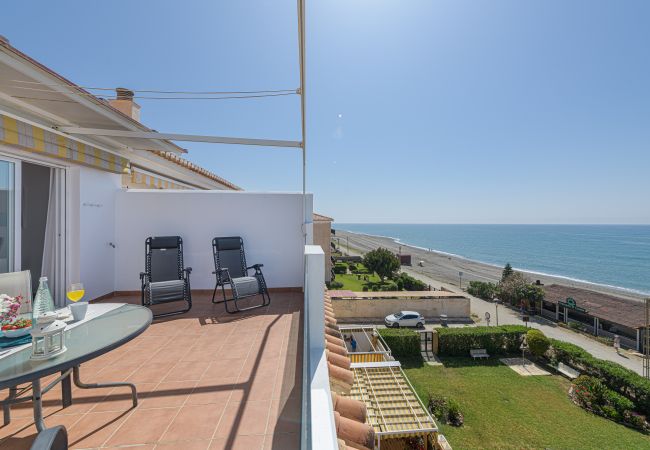Apartment in Torre de Benagalbon - WintowinRentals Great Apartment & 1st Line Beach Apartment in Torre de Benagalbon - WintowinRentals Great Apartment & 1st Line Beach