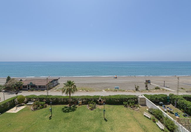 Apartment in Torre de Benagalbon - WintowinRentals Great Apartment & 1st Line Beach Apartment in Torre de Benagalbon - WintowinRentals Great Apartment & 1st Line Beach