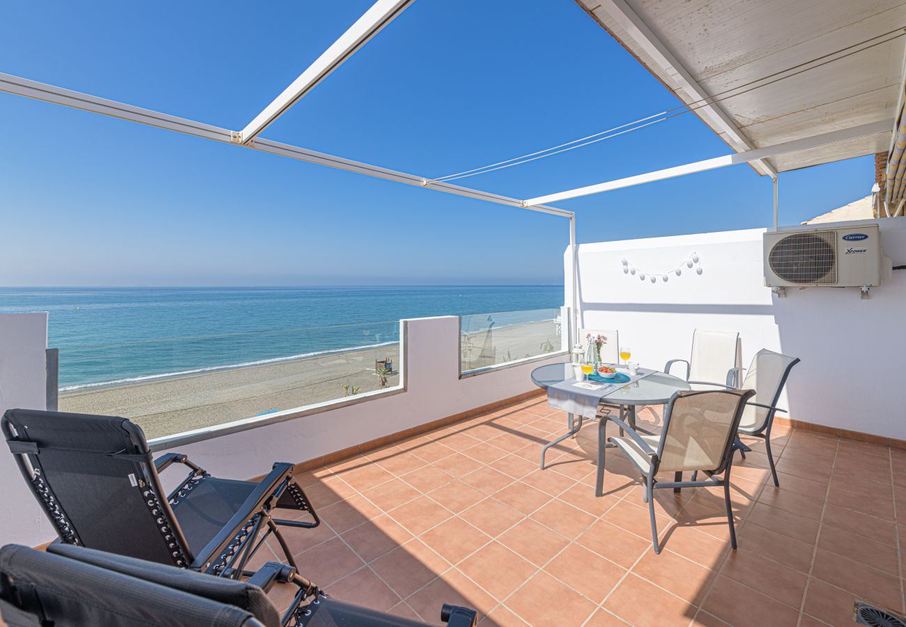 Apartment in Torre de Benagalbon - WintowinRentals Great Apartment & 1st Line Beach