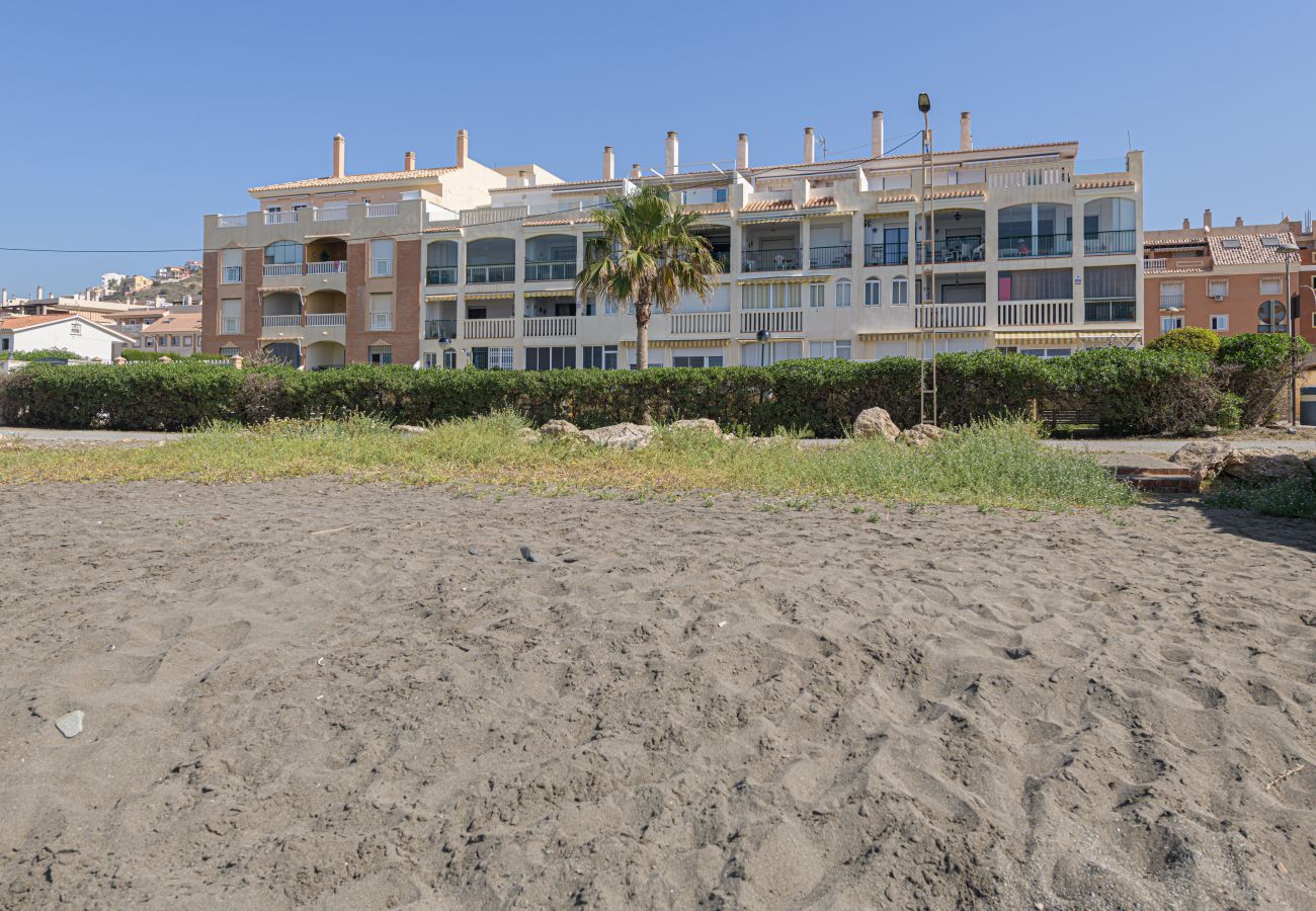 Apartment in Torre de Benagalbon - WintowinRentals Great Apartment & 1st Line Beach