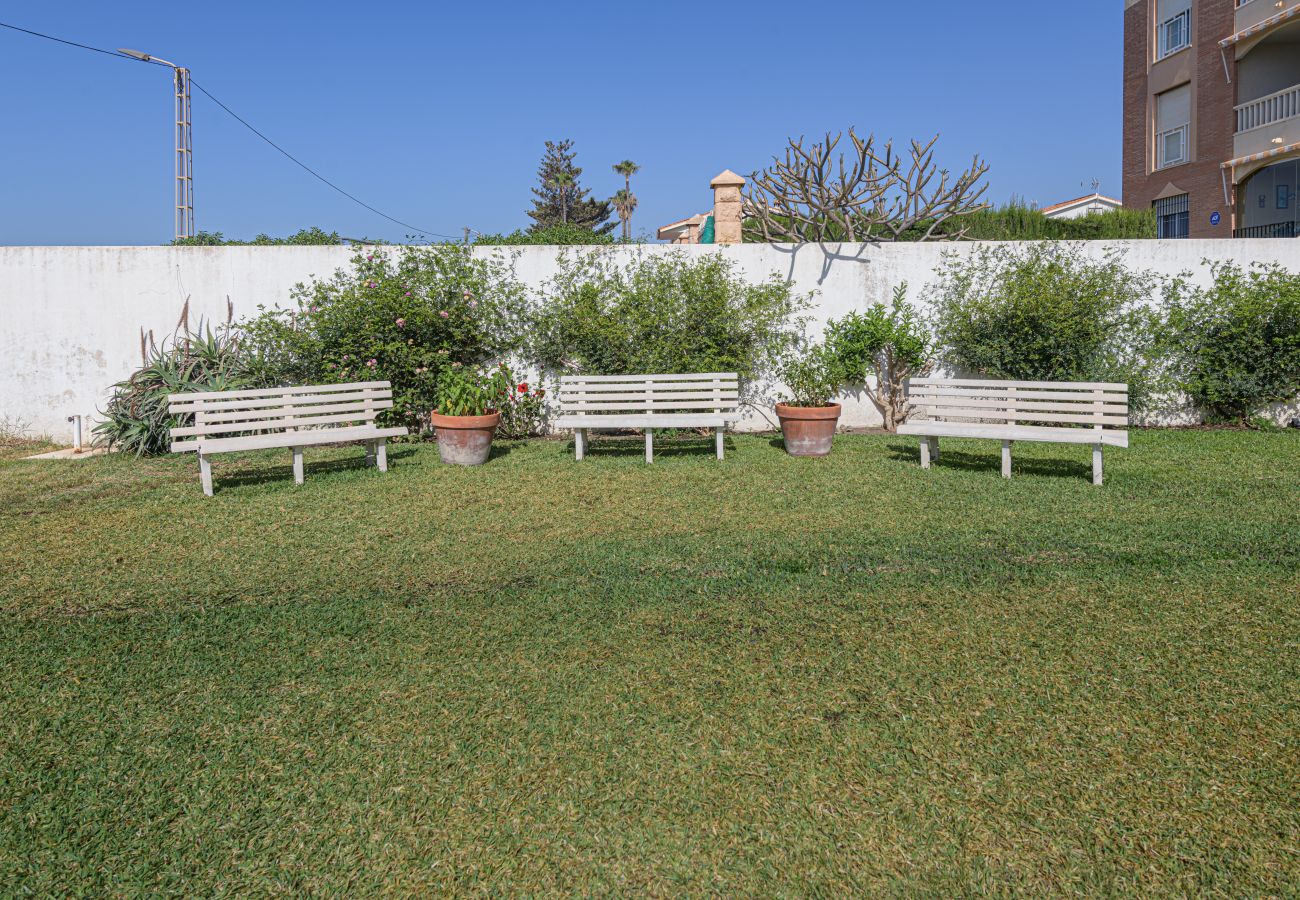 Apartment in Torre de Benagalbon - WintowinRentals Great Apartment & 1st Line Beach