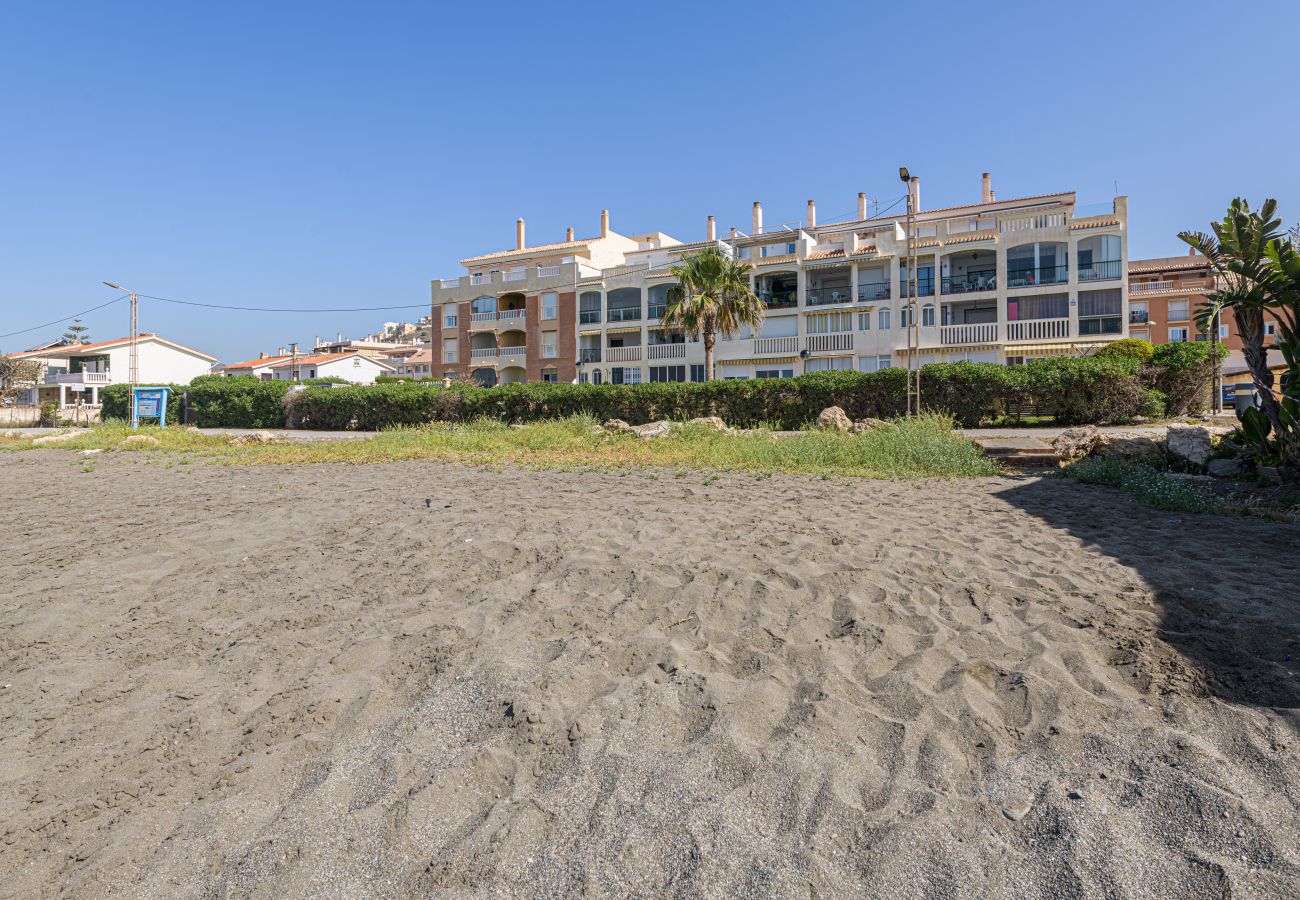 Apartment in Torre de Benagalbon - WintowinRentals Great Apartment & 1st Line Beach