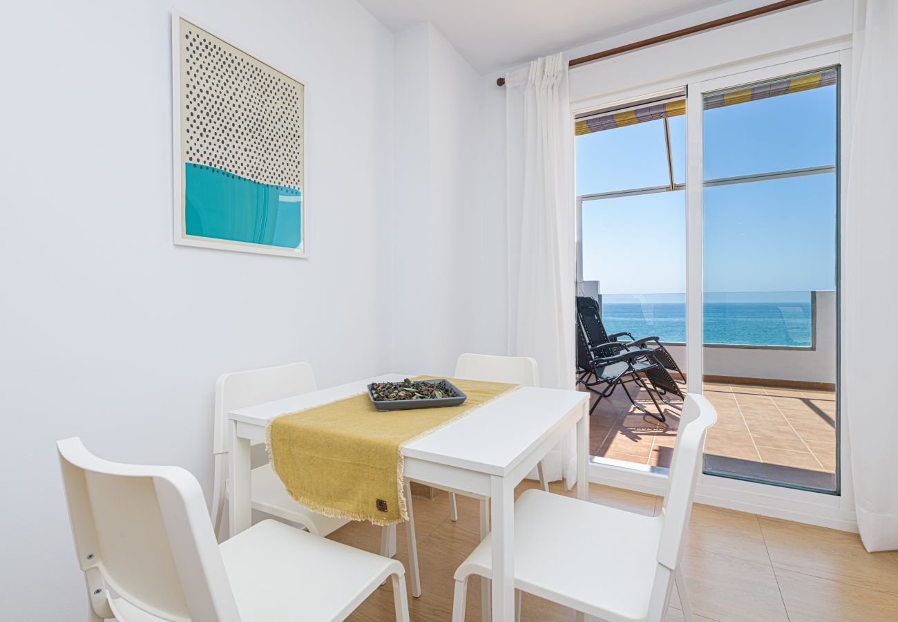 Apartment in Torre de Benagalbon - WintowinRentals Great Apartment & 1st Line Beach