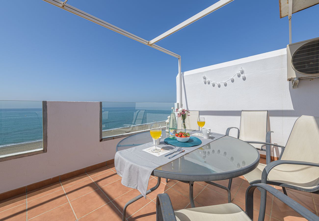 Apartment in Torre de Benagalbon - WintowinRentals Great Apartment & 1st Line Beach