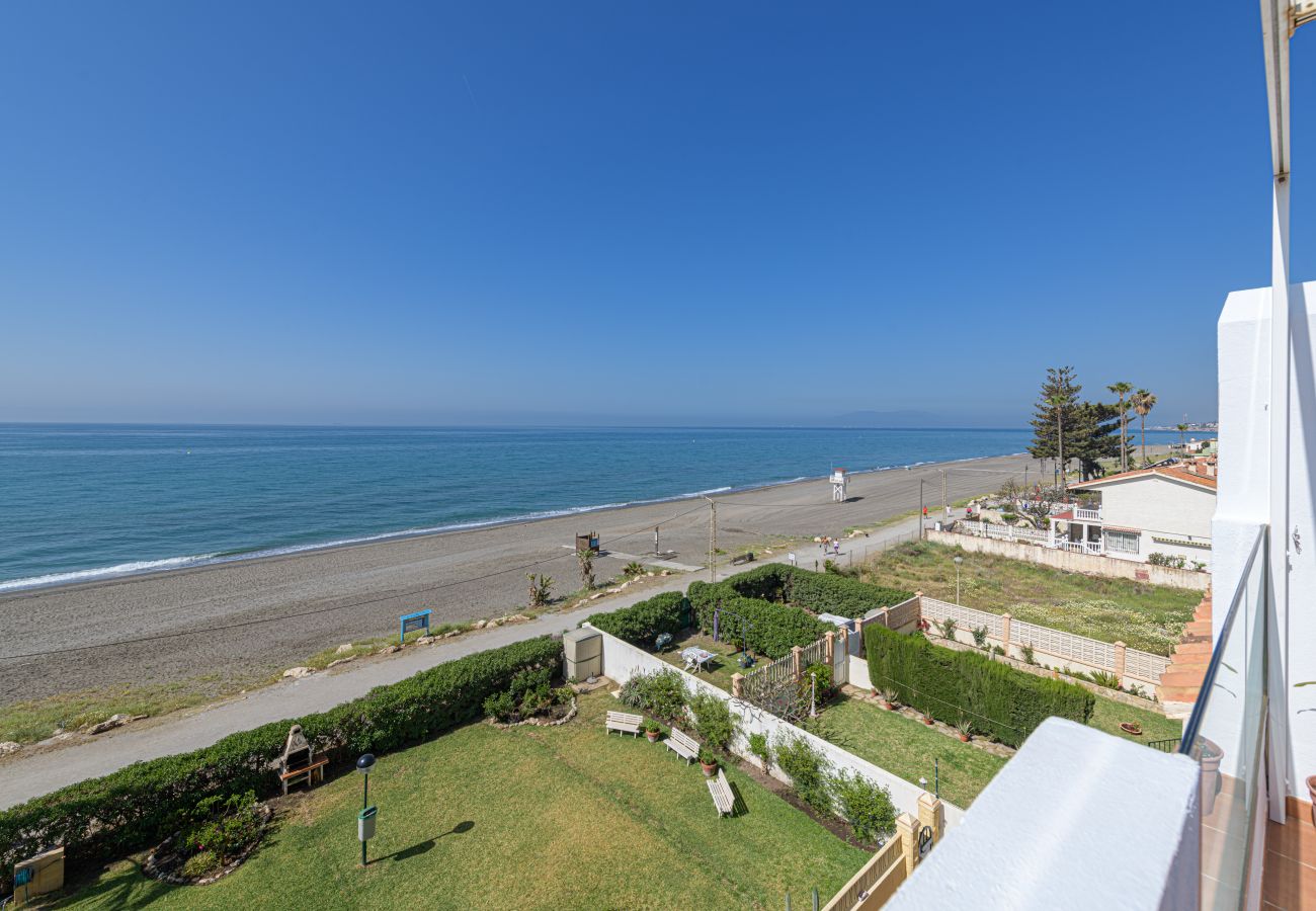 Apartment in Torre de Benagalbon - WintowinRentals Great Apartment & 1st Line Beach