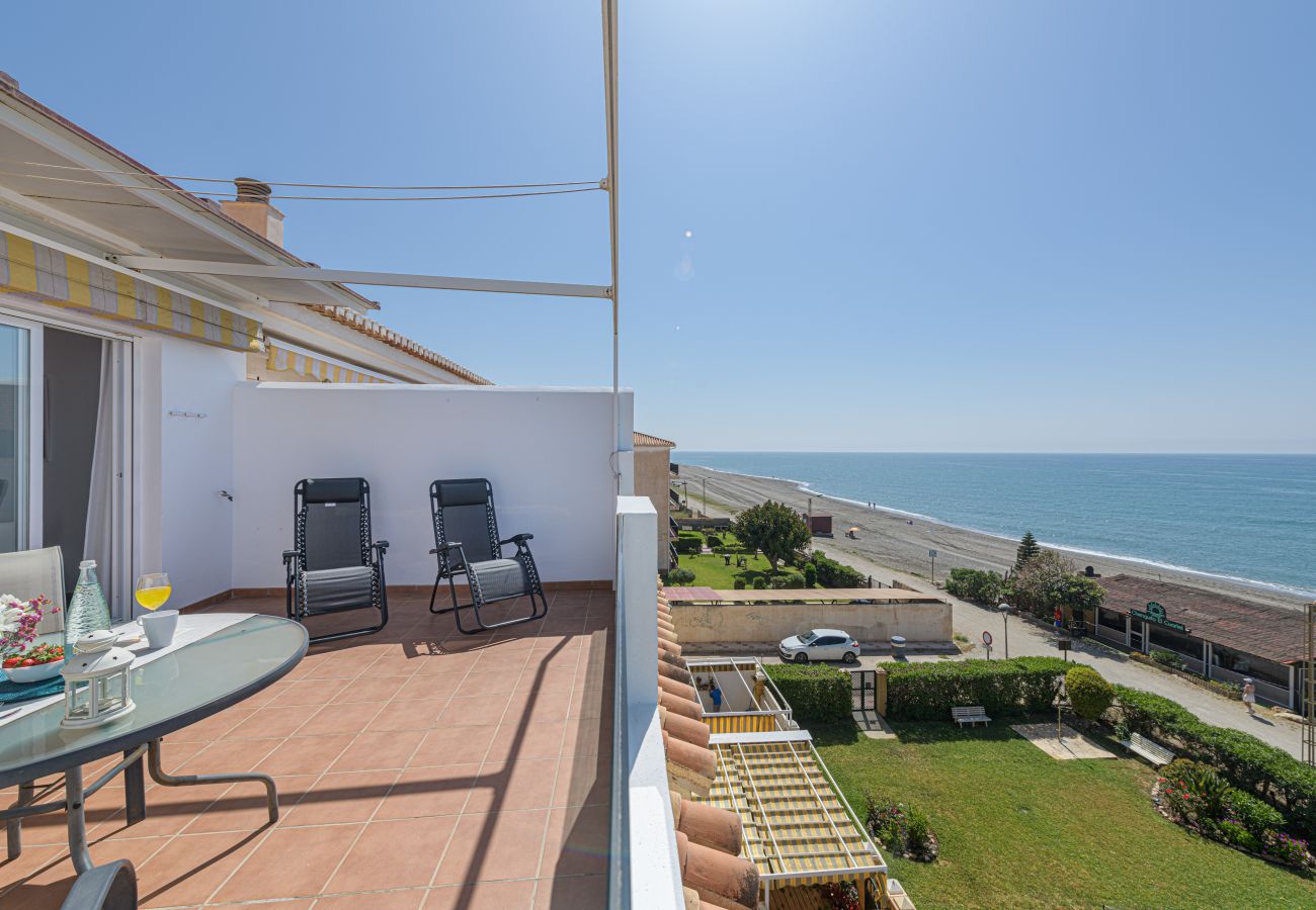 Apartment in Torre de Benagalbon - WintowinRentals Great Apartment & 1st Line Beach