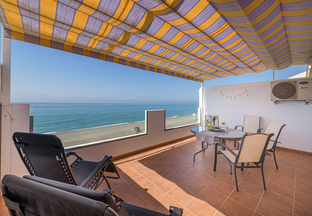Apartment in Torre de Benagalbon - WintowinRentals Great Apartment & 1st Line Beach