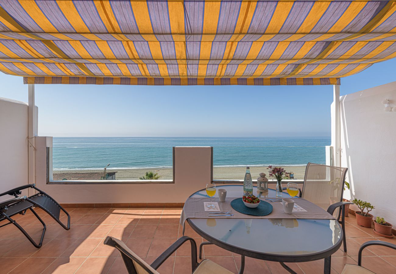 Apartment in Torre de Benagalbon - WintowinRentals Great Apartment & 1st Line Beach