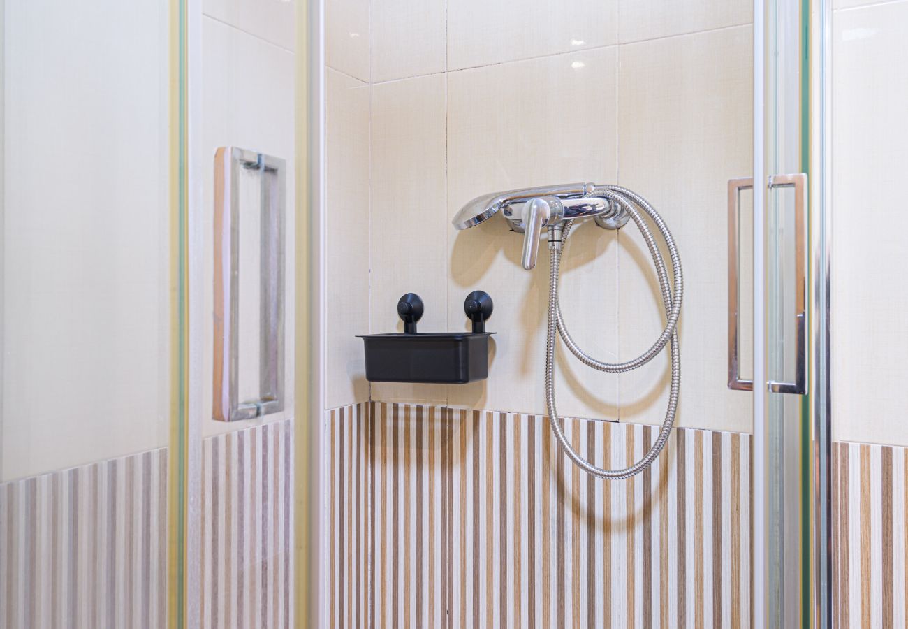 Apartment in Torre de Benagalbon - WintowinRentals Great Apartment & 1st Line Beach