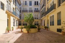 Apartment in Málaga - WintowinRentals Great Apartment, Central and Calm.