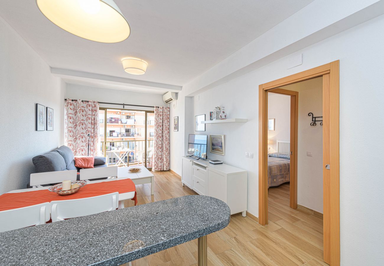 Apartment in Fuengirola - WintowinRentals great location & sea view.