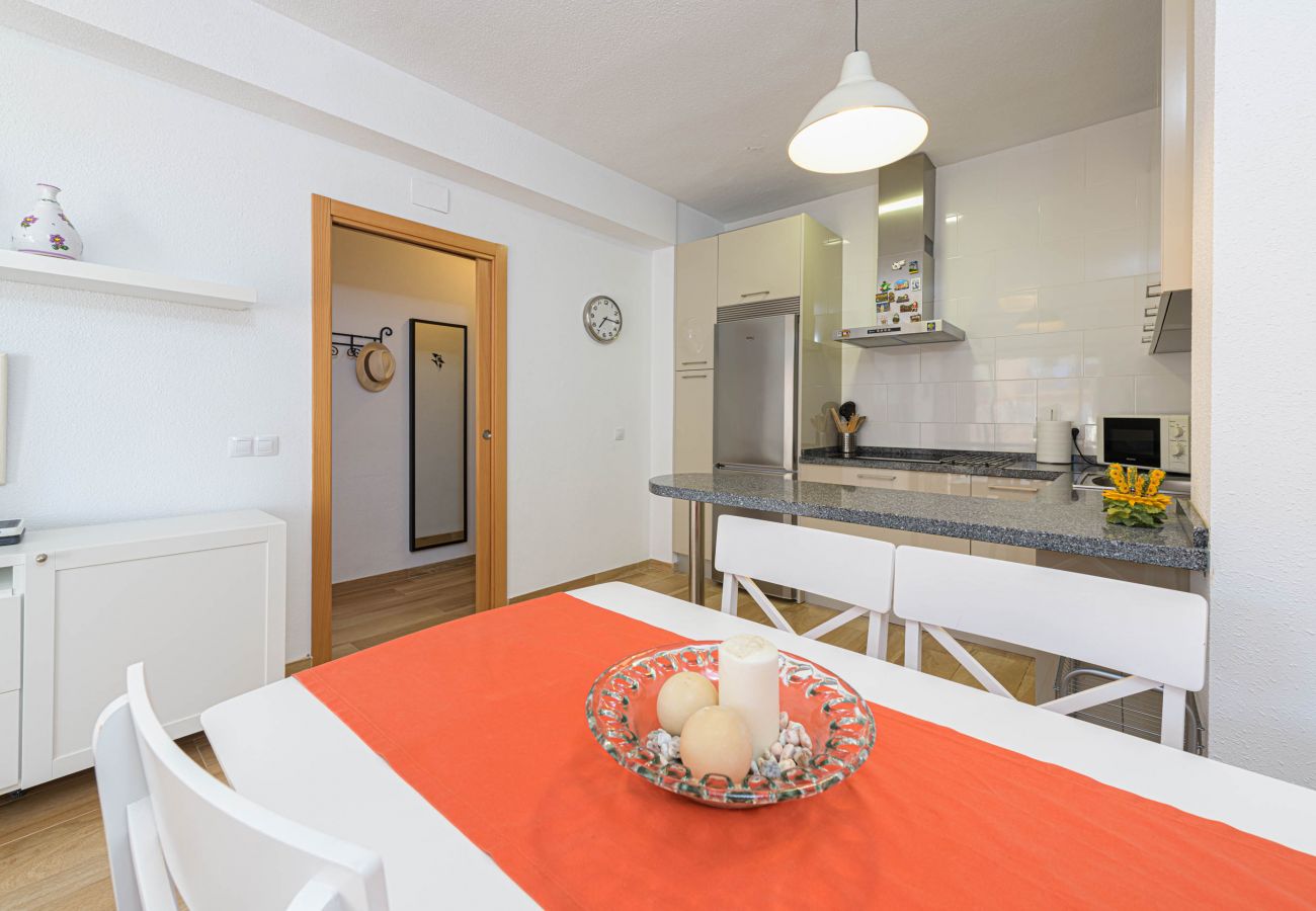 Apartment in Fuengirola - WintowinRentals great location & sea view.