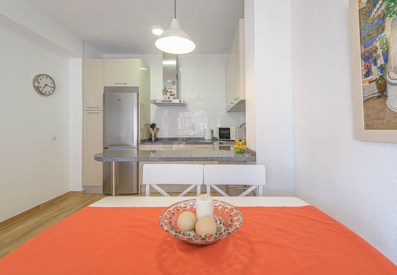 Apartment in Fuengirola - WintowinRentals great location & sea view.