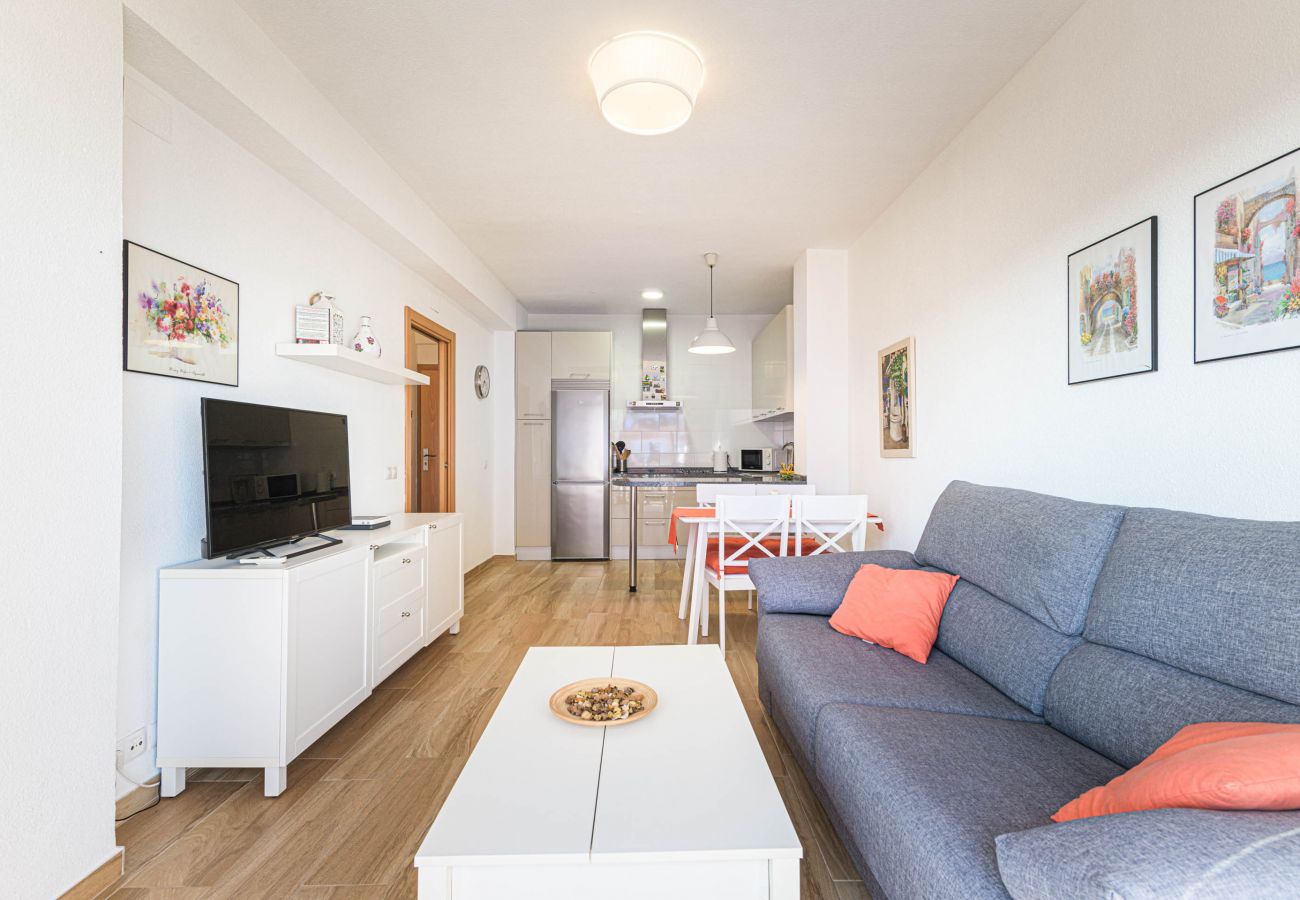 Apartment in Fuengirola - WintowinRentals great location & sea view.