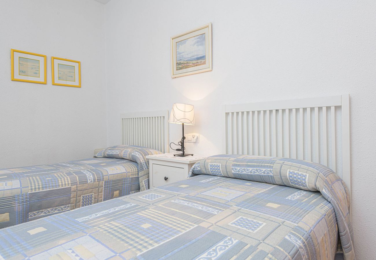 Apartment in Fuengirola - WintowinRentals great location & sea view.