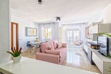 Apartment in Málaga - WintoWinRentals - La Estancia FREE PARKING.