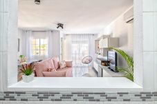 Apartment in Málaga - WintoWinRentals - La Estancia FREE PARKING.