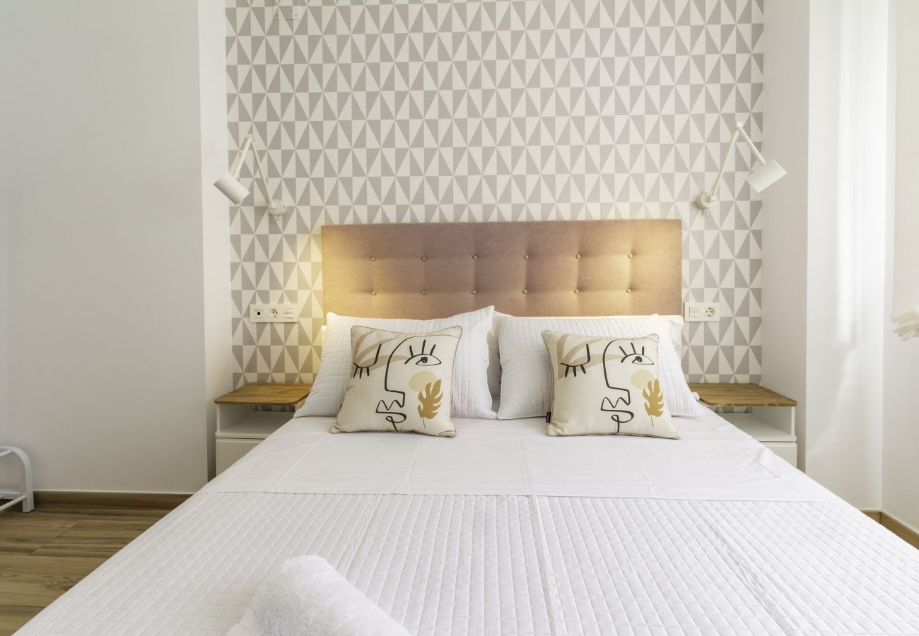 Apartment in Málaga - Huelin Suites by WintowinRentals Picasso.