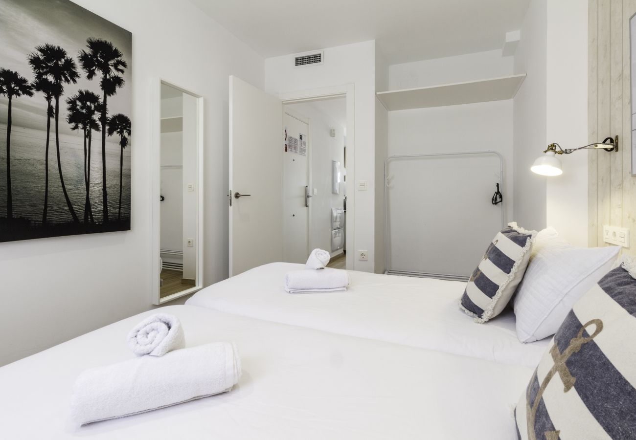 Apartment in Málaga - WintoWinRentals - Nautical style apartment.