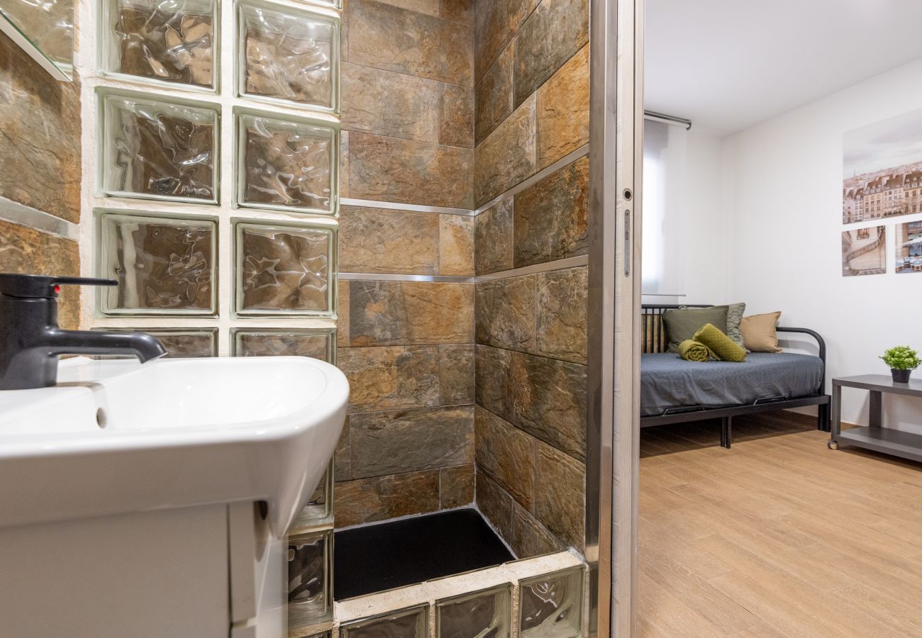 Apartment in Málaga - WintowinRentals Nice, modern and cozy.