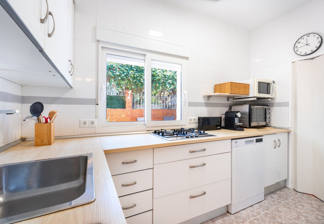 Terraced House in Rincón de la Victoria - WintowinRentals Close to the beach, Private Terrace & Parking