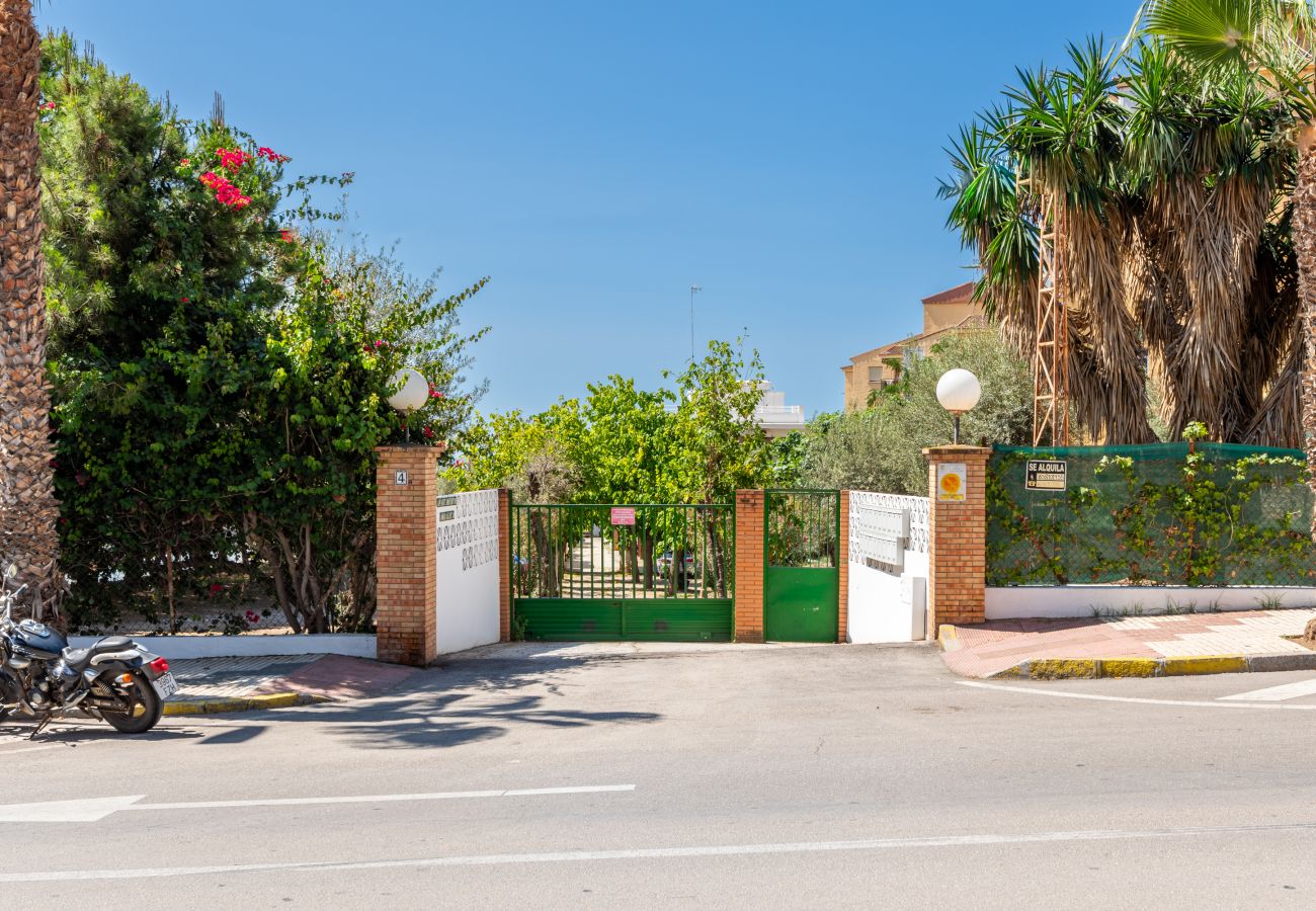 Terraced House in Rincón de la Victoria - WintowinRentals Close to the beach, Private Terrace & Parking