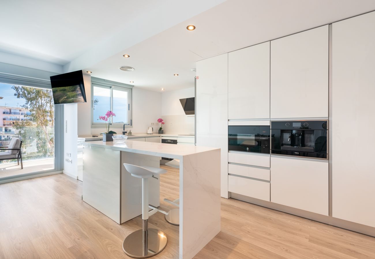 Apartment in Torremolinos - WintowinRentals Whitestones Amazing Apartment