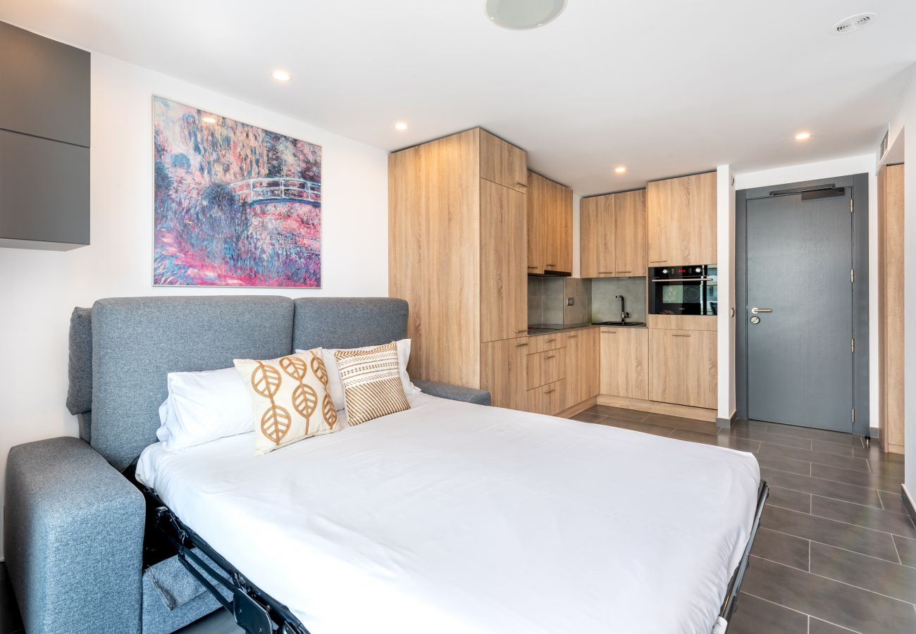 Apartment in Torremolinos - WintowinRentals Executive apt in OCEAN HOUSE Complex 