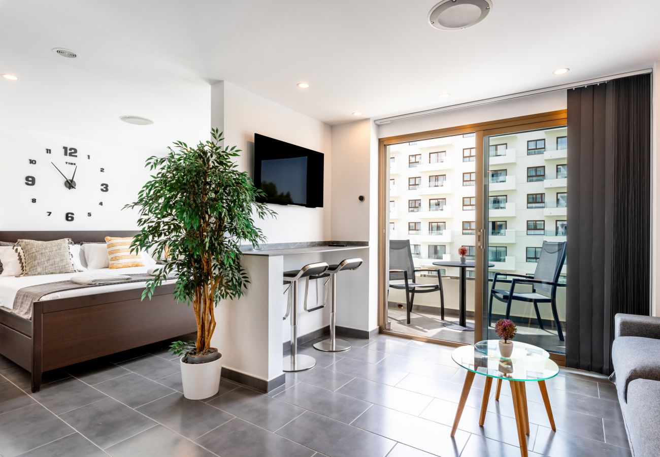 Apartment in Torremolinos - WintowinRentals Executive apt in OCEAN HOUSE Complex 