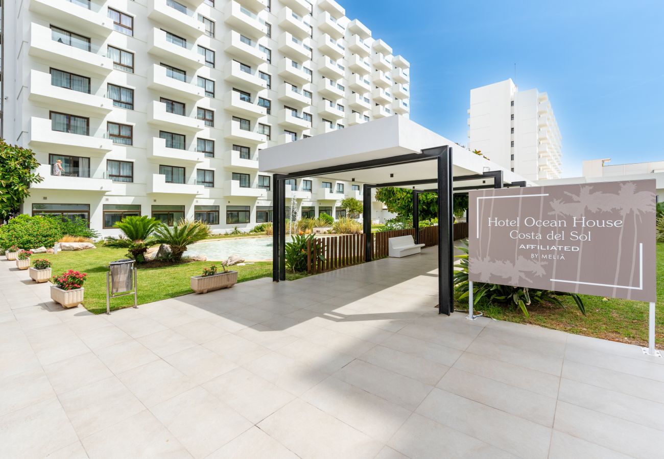 Apartment in Torremolinos - WintowinRentals Executive apt in OCEAN HOUSE Complex 