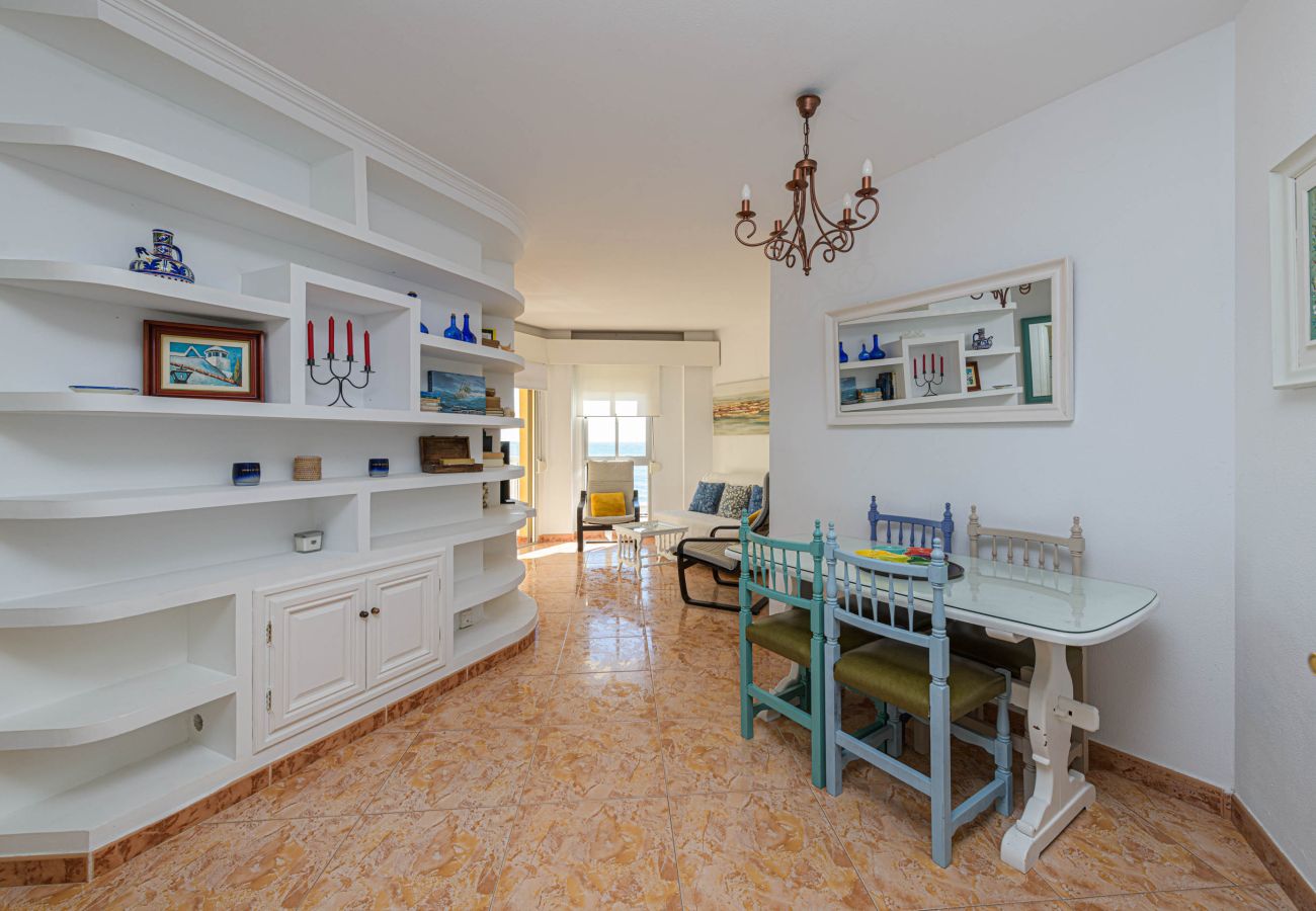 Apartment in Fuengirola - Great Location and Frontal Sea View Fuengirola