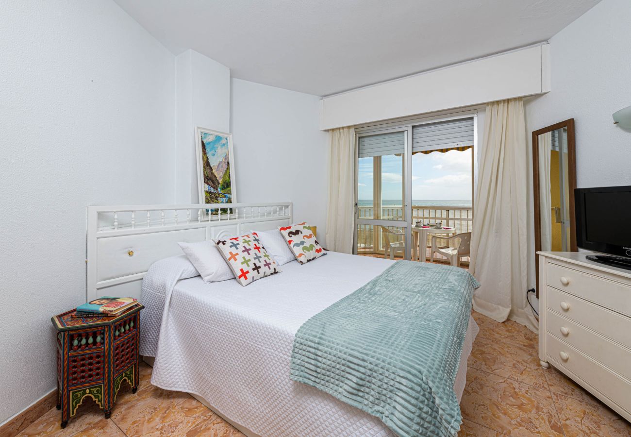 Apartment in Fuengirola - Great Location and Frontal Sea View Fuengirola