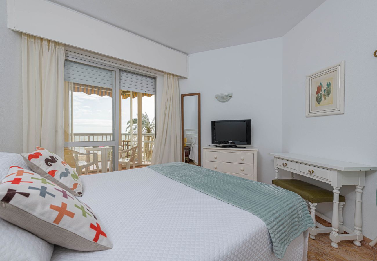 Apartment in Fuengirola - Great Location and Frontal Sea View Fuengirola